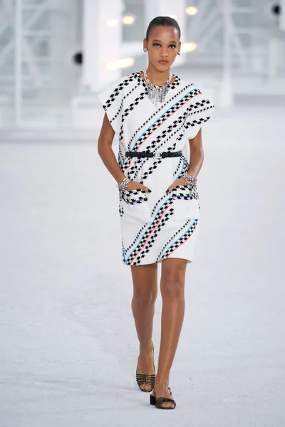 Look 28